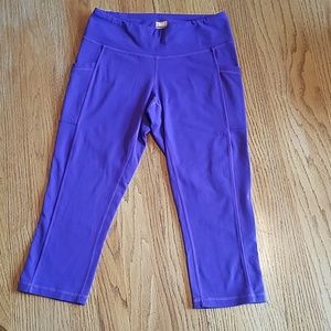 Lucy powermax purple capri leggings